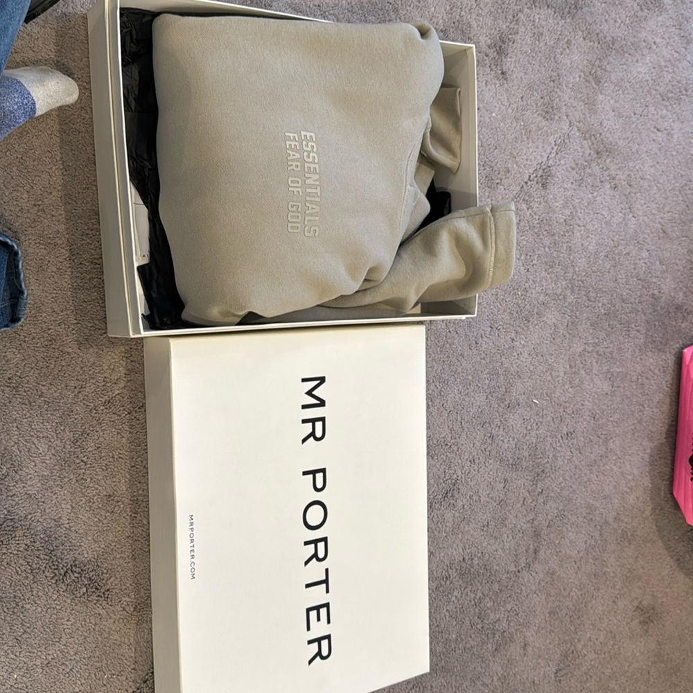 Essentials Fear of God sweatshirt NWT